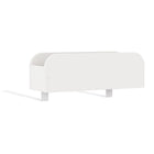 Der KraftKids Bettschutzgitter Rausfallschutz mit Stauraum (60 cm breit) ist eine minimalistische weiße Ablagebank mit abgerundeten Kanten und zwei kurzen rechteckigen Beinen, inspiriert vom Bettschutzgitter-Design, vor einem schlichten weißen Hintergrund.