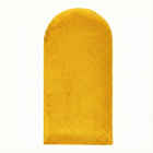 Das KraftKids Wandpaneel abgerundet Cord Breitcord ist ein goldgelbes, rechteckiges Wandpaneel mit abgerundeter Oberseite und weicher, samtiger Cordstruktur, das vor einem schlichten weißen Hintergrund für den idealen, gemütlichen Look sorgt.